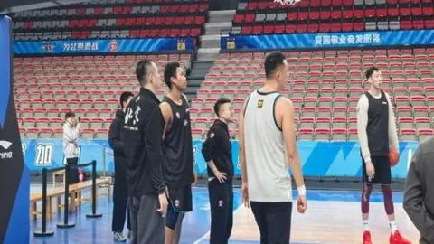 76分钟独中三元！埃泽帽子戏法，阿森纳4-1逆转热刺，荣耀之战落幕！